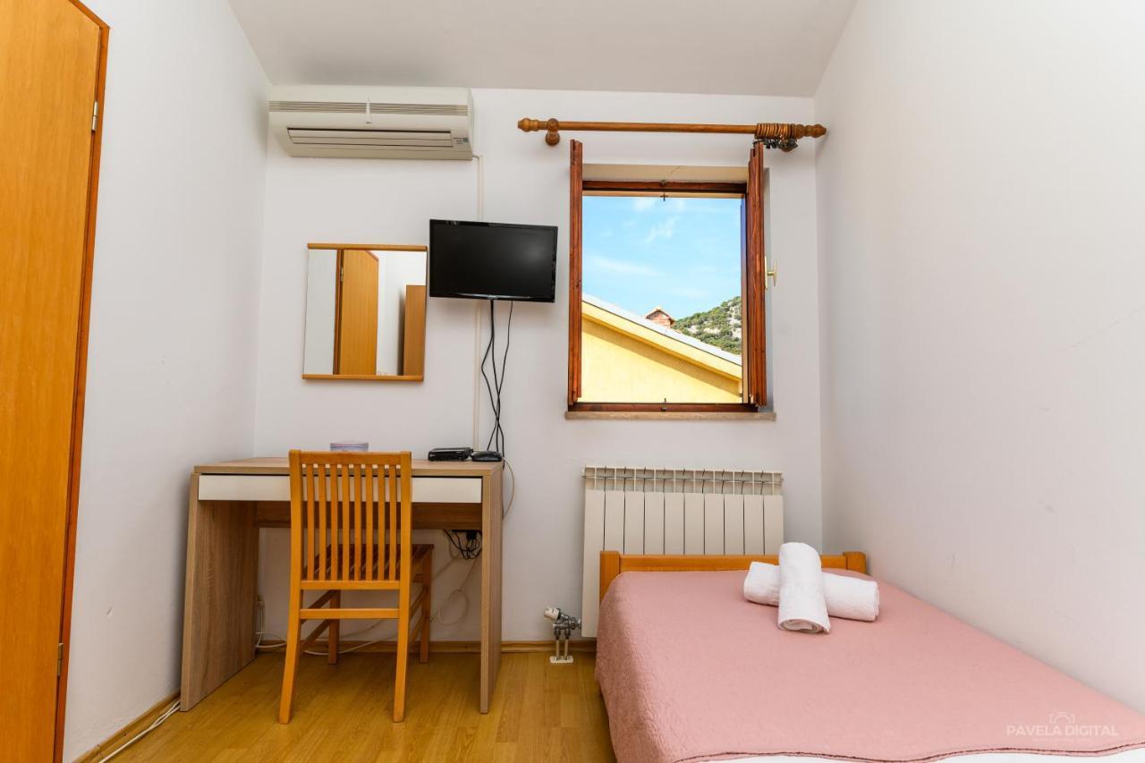 Sobe I Apartman Mareta Miholascica Экстерьер фото