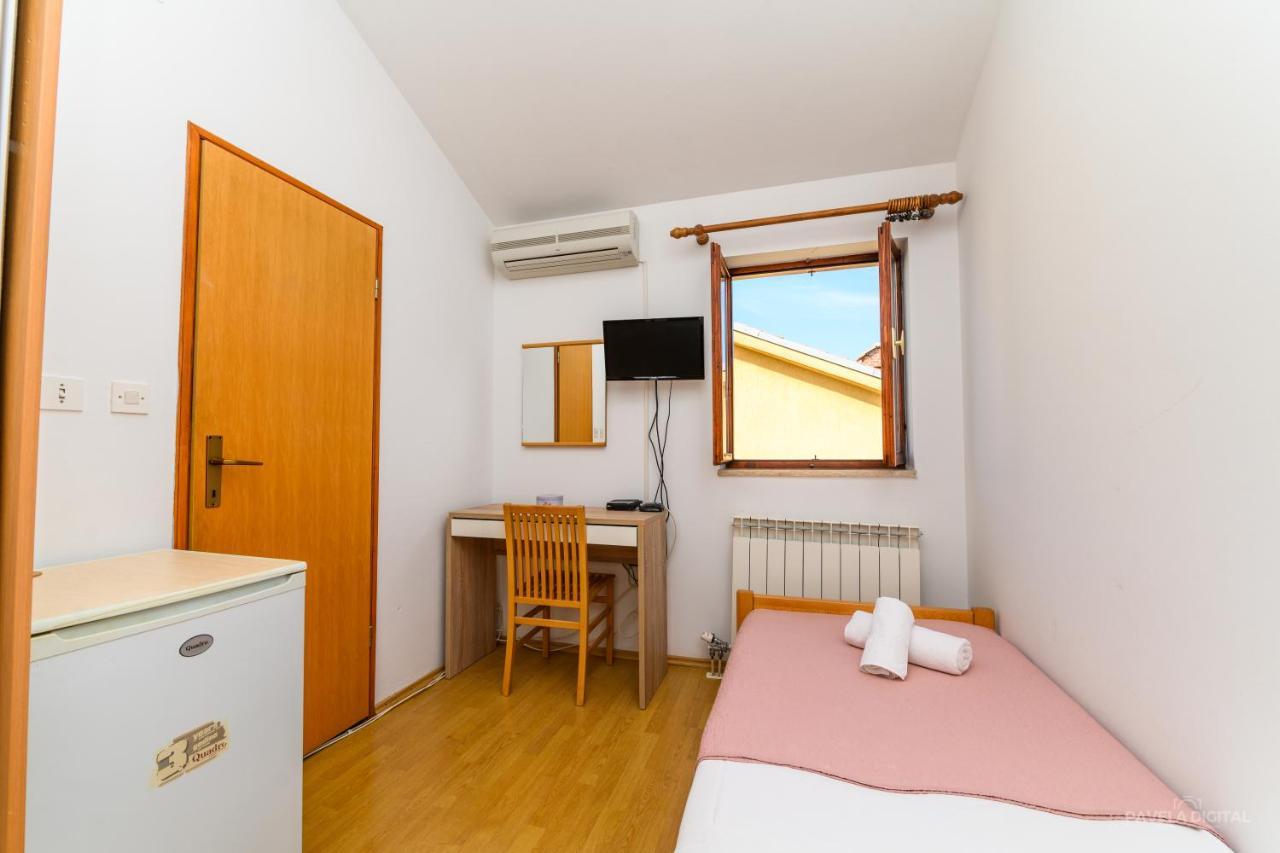 Sobe I Apartman Mareta Miholascica Экстерьер фото