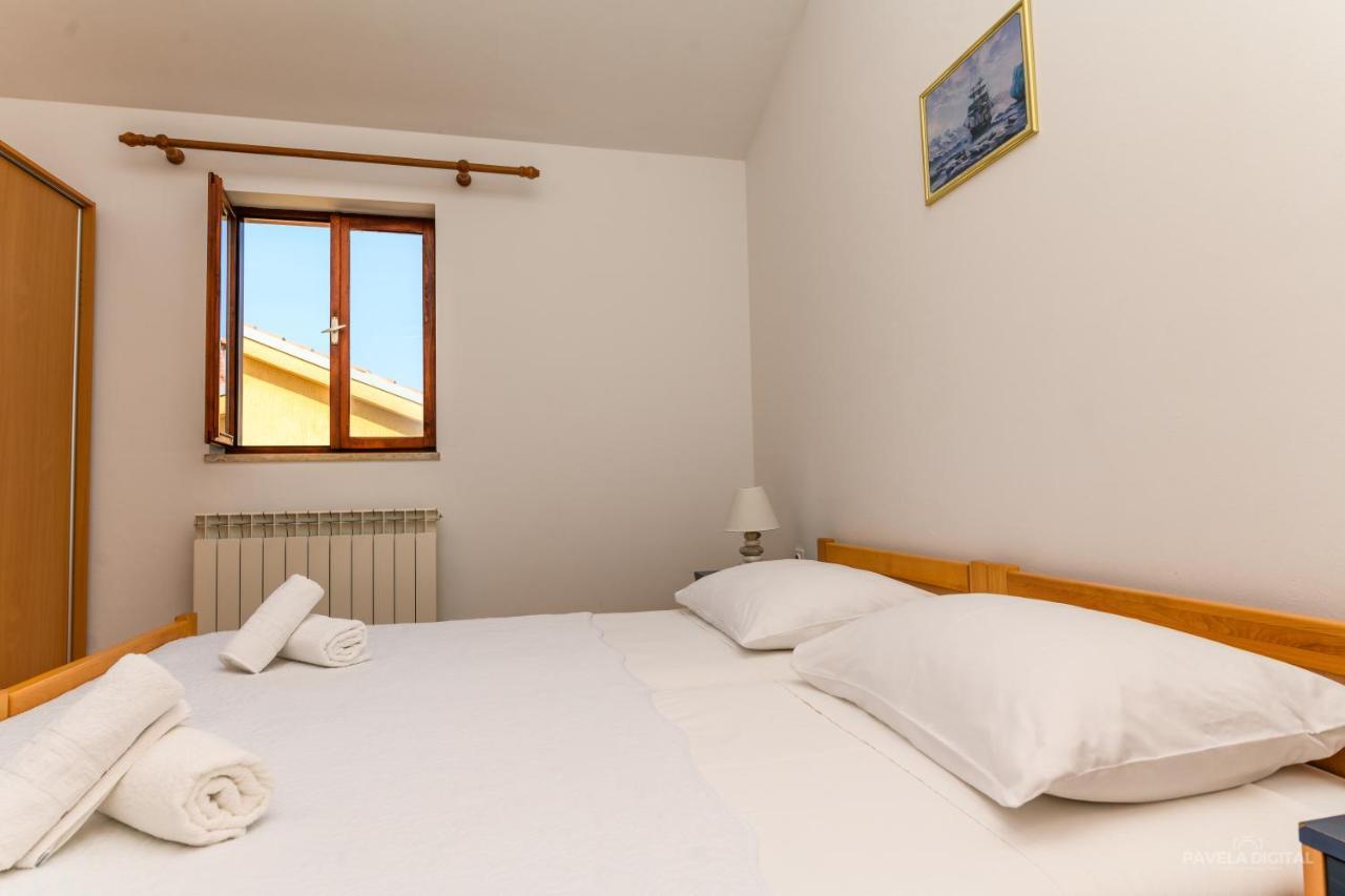 Sobe I Apartman Mareta Miholascica Экстерьер фото