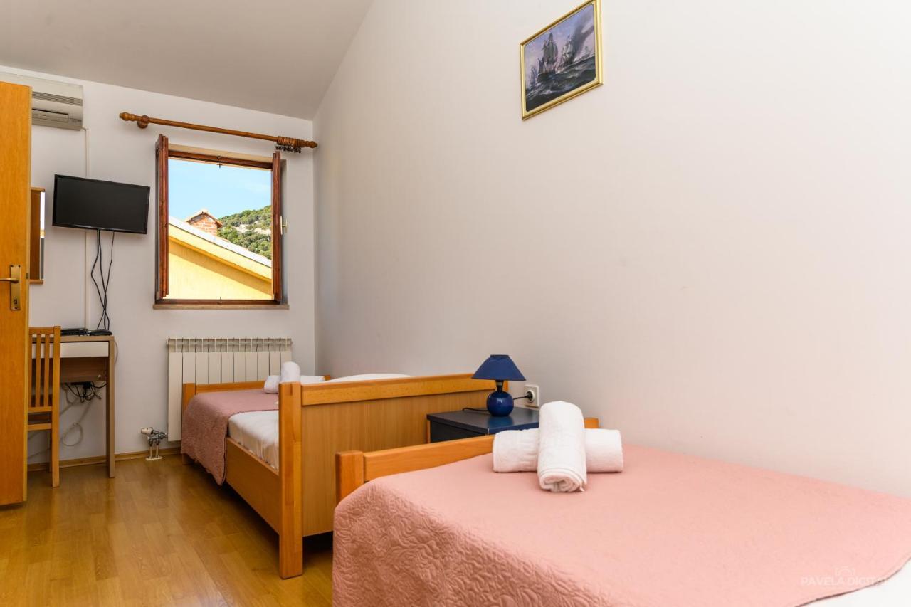 Sobe I Apartman Mareta Miholascica Экстерьер фото