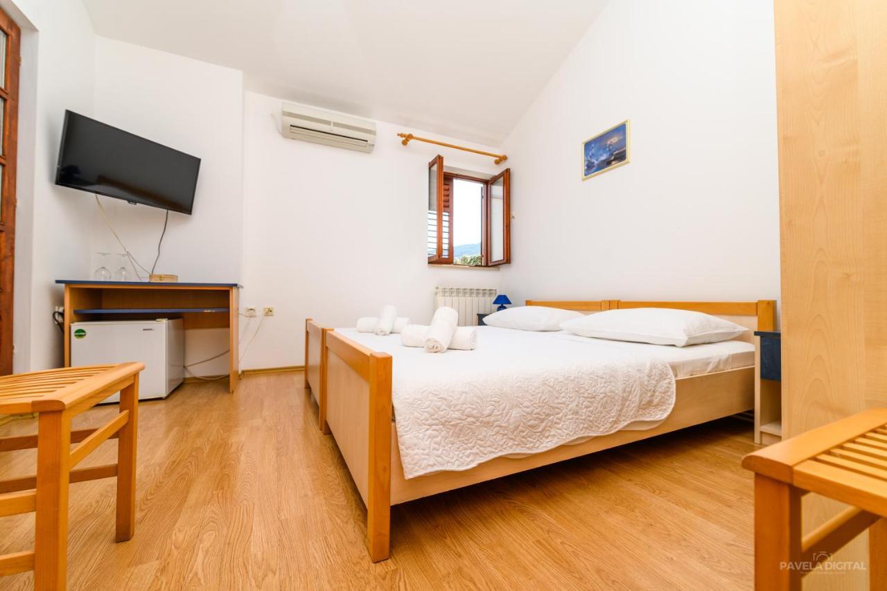 Sobe I Apartman Mareta Miholascica Экстерьер фото
